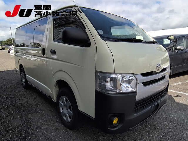 2014 Toyota Regius Ace 4WD DX auction photo 4