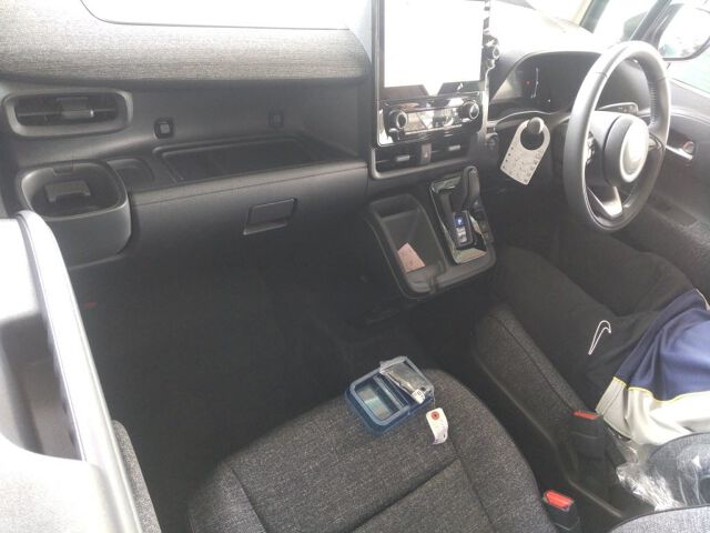 2026 Toyota Sienta ハイブリッドZ auction photo 3