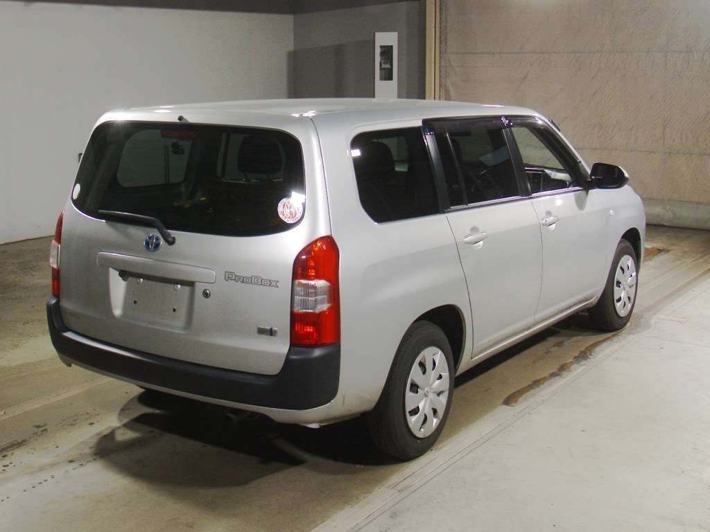 2021 Toyota Probox ハイブリッドF auction photo 2