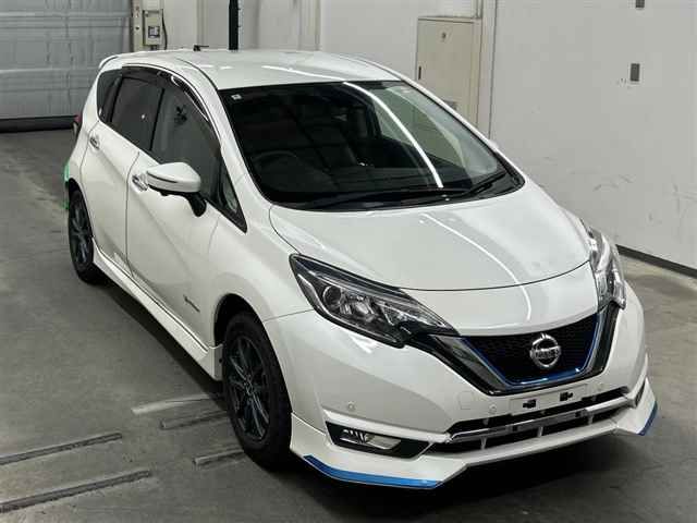 Japan Auction Vehicles 10 2018 Nissan ノートeパワー 4WD eパワーメダリストFOUR auction photo