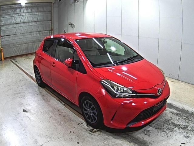 2015 Toyota Vitz F Japan auction vehicle