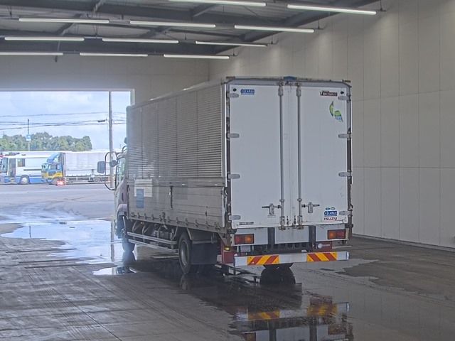 2012 Isuzu Forward アルミウイング auction photo 2