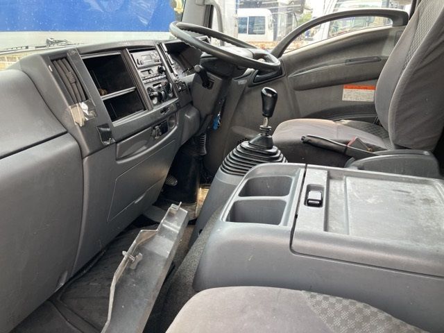 2012 Isuzu Forward アルミウイング auction photo 5