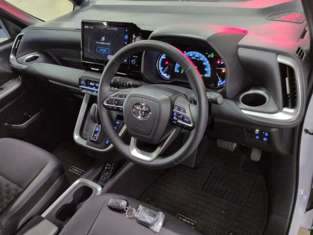 2025 Toyota Voxy Hybrid S-Z auction photo 3