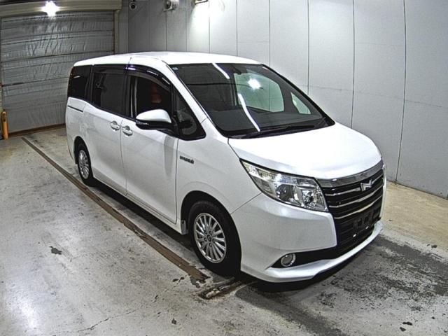 2014 Toyota Noah ハイブリッドG 9インチナビ Japan auction vehicle