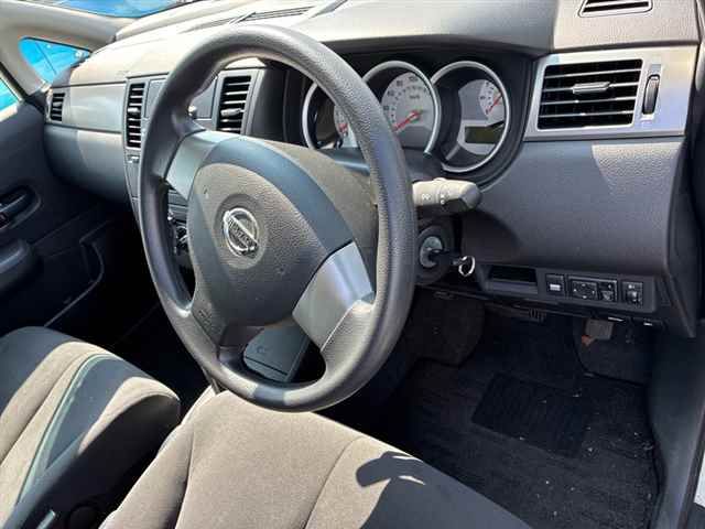 2011 Nissan ティーダ 15S auction photo 3