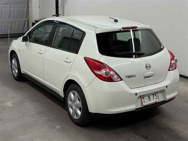 2011 Nissan ティーダ 15S auction photo 2
