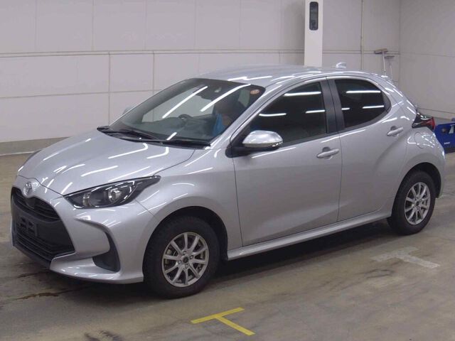 2022 Toyota Yaris X 4WD auction photo 4