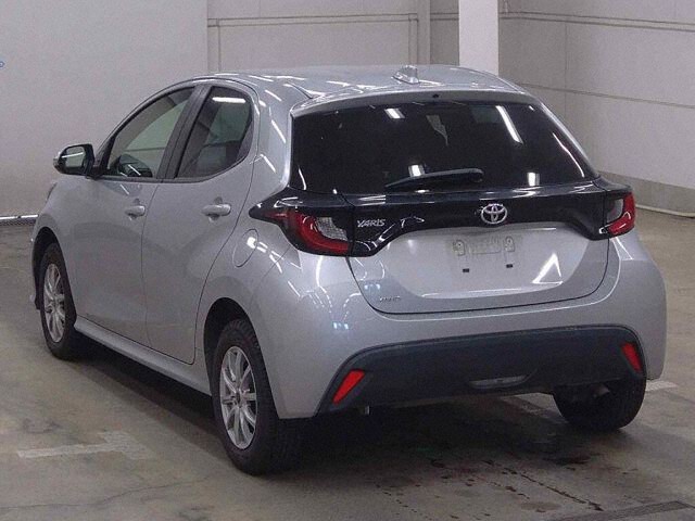2022 Toyota Yaris X 4WD auction photo 2
