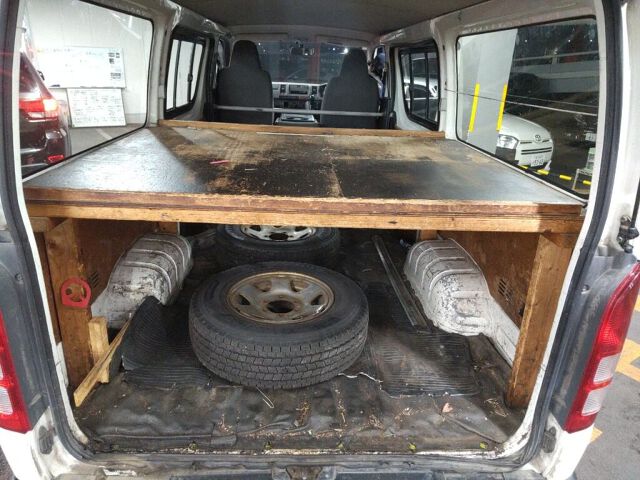 2010 Toyota Hiace ロングDX 4WD auction photo 3