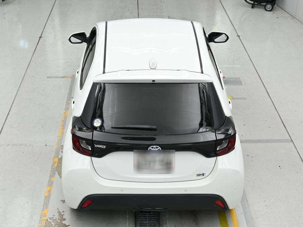 2021 Toyota Yaris ハイブリッドX auction photo 8