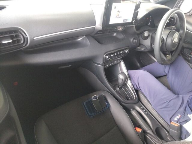 2025 Toyota Yaris ハイブリッドZ auction photo 3