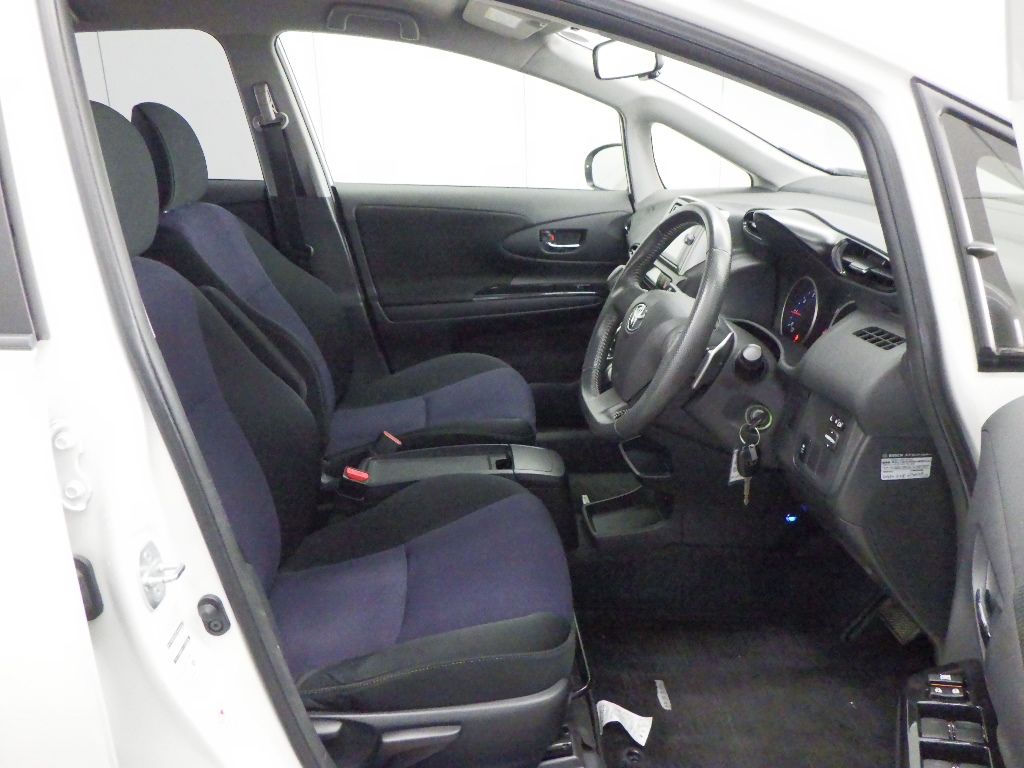 2014 Toyota Wish 1.8S auction photo 6