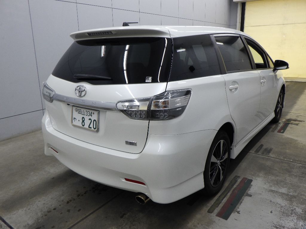 2014 Toyota Wish 1.8S auction photo 2