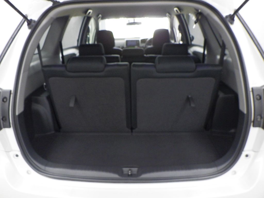 2014 Toyota Wish 1.8S auction photo 9