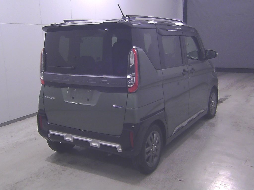 2023 Mitsubishi Delica Mini T Premium auction photo 2