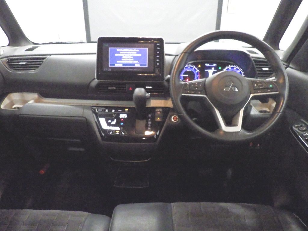 2023 Mitsubishi Delica Mini T Premium auction photo 3
