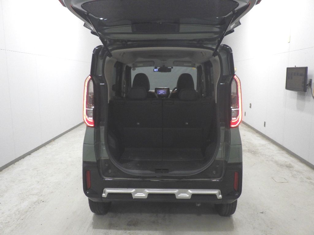 2023 Mitsubishi Delica Mini T Premium auction photo 8
