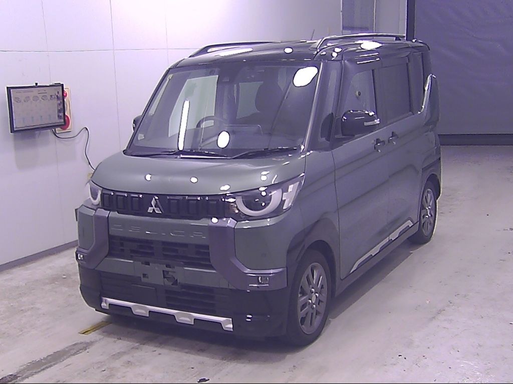 2023 Mitsubishi Delica Mini T Premium auction photo 4
