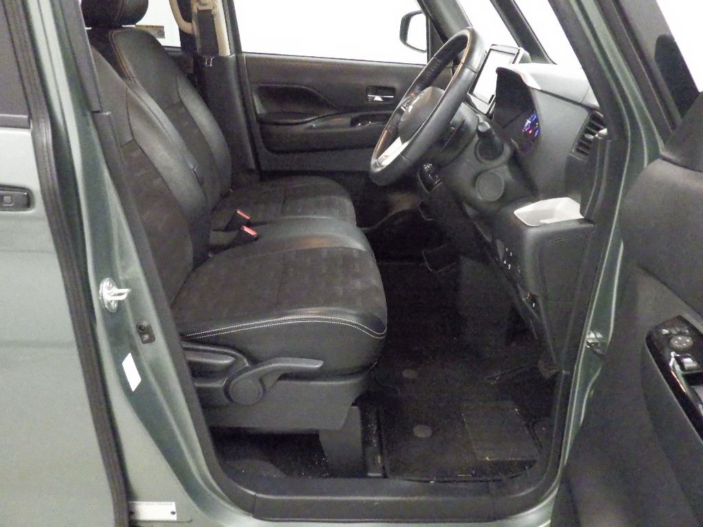 2023 Mitsubishi Delica Mini T Premium auction photo 6