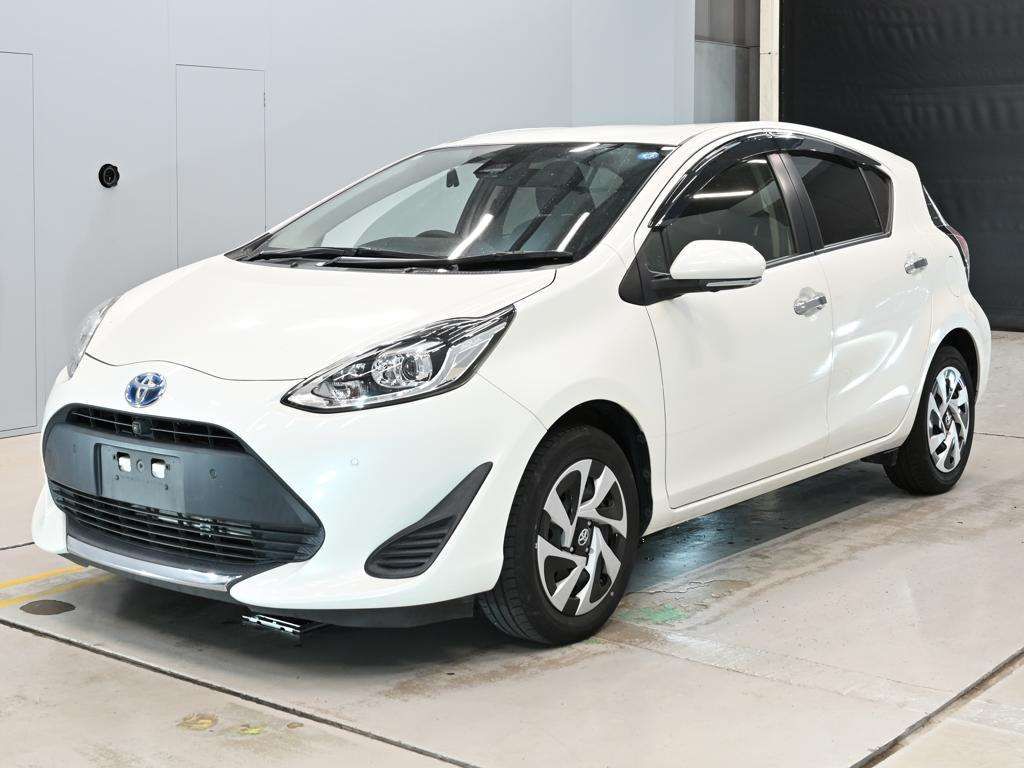 2021 Toyota Aqua S Style Black TSS selected Japan auction vehicle