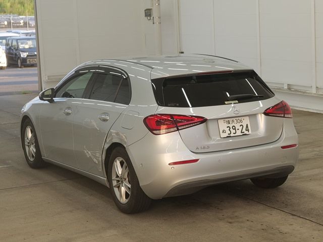 2020 Mercedes-Benz A-Class A180 スタイル auction photo 2