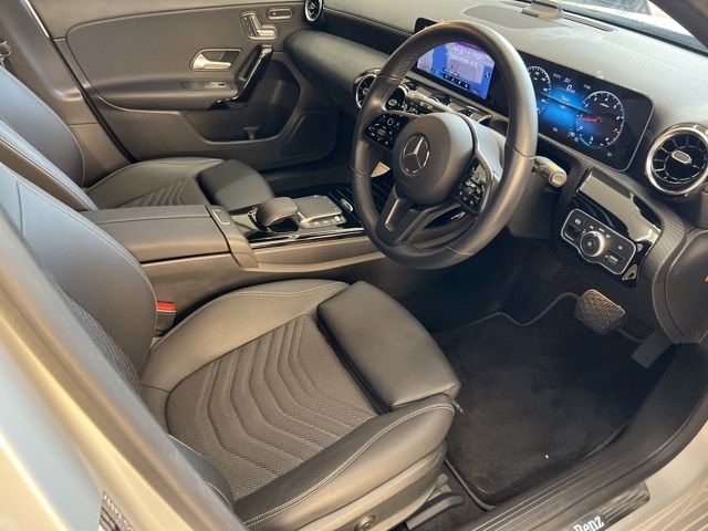 2020 Mercedes-Benz A-Class A180 スタイル auction photo 4