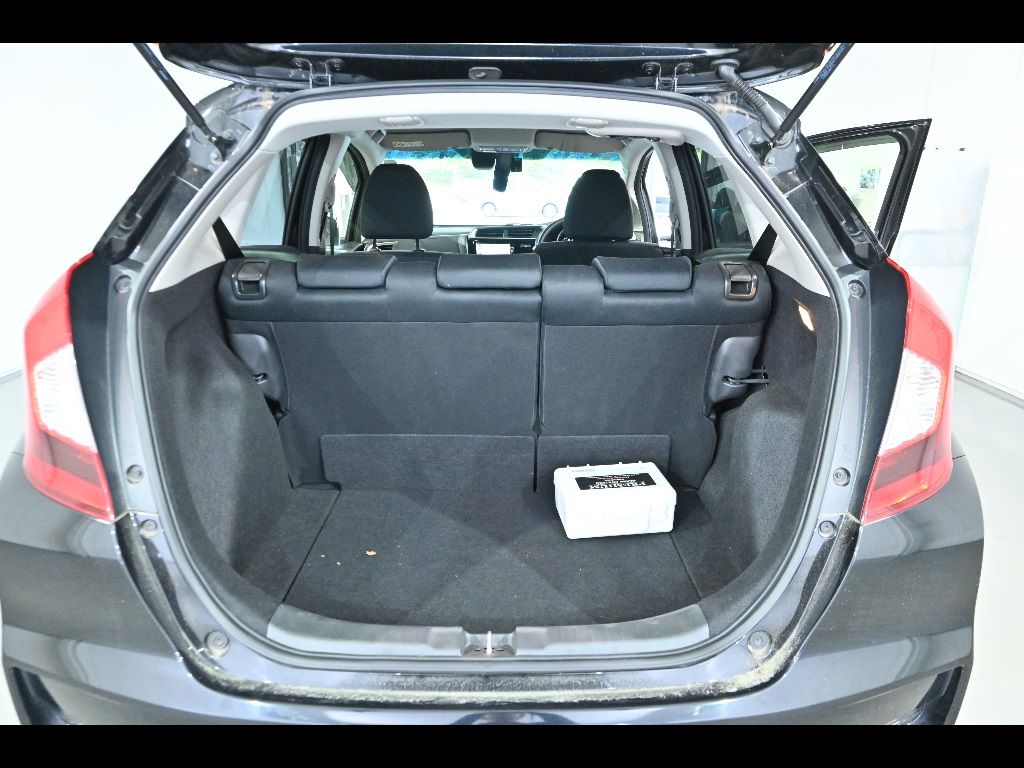 2019 Honda Fit 13G Lホンダセンシング auction photo 13