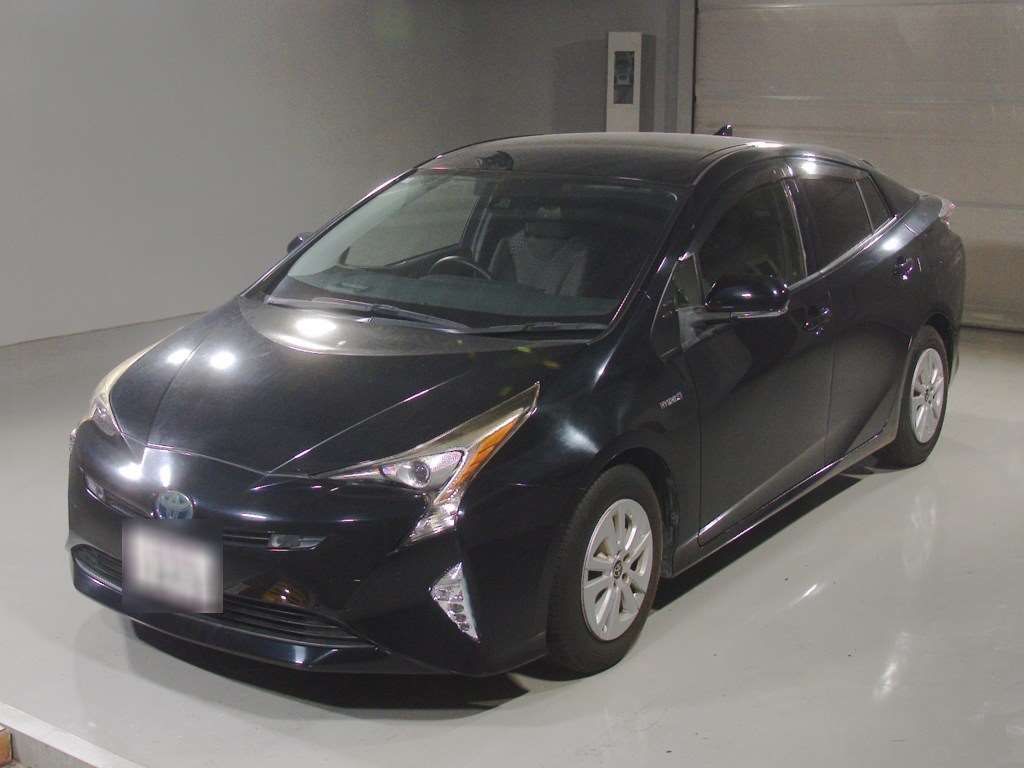 2017 Toyota Prius Sセーフティプラス Japan auction vehicle