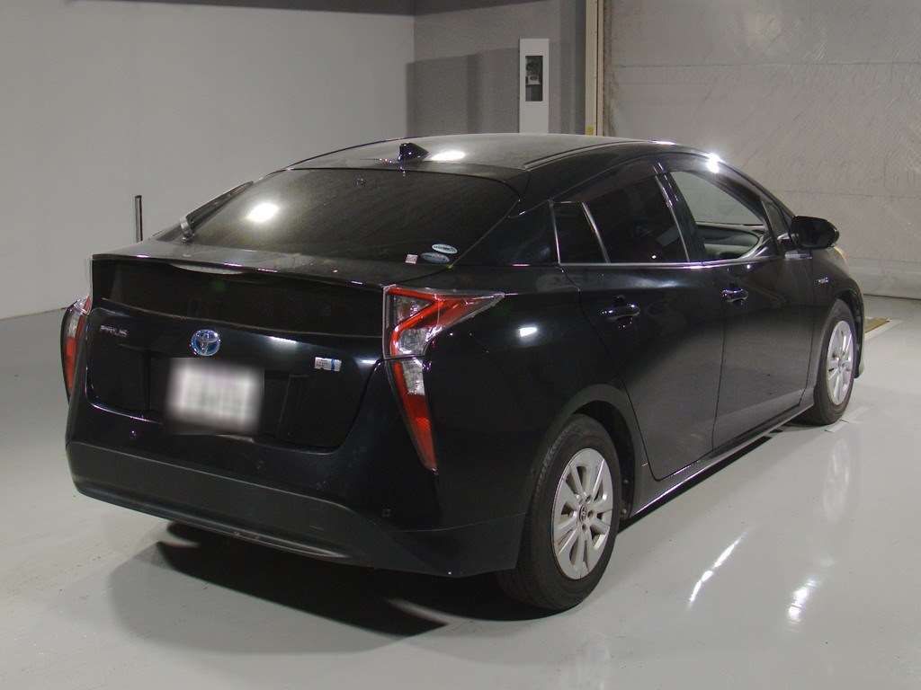 2017 Toyota Prius Sセーフティプラス auction photo 2