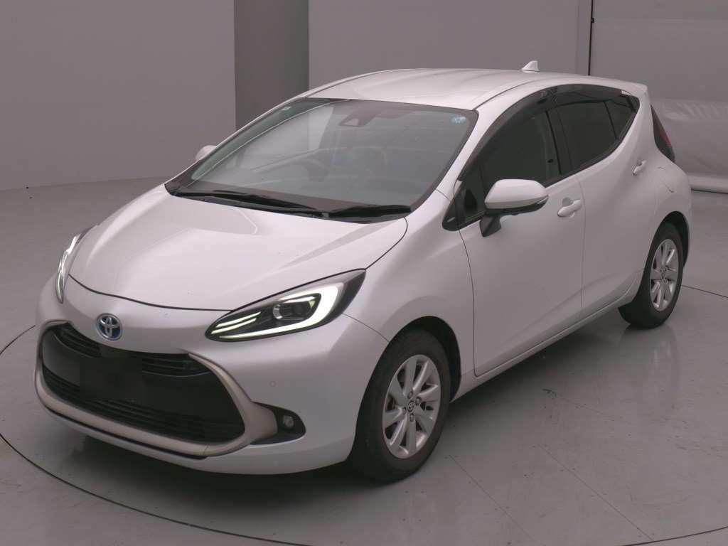 2022 Toyota Aqua Z Japan auction vehicle