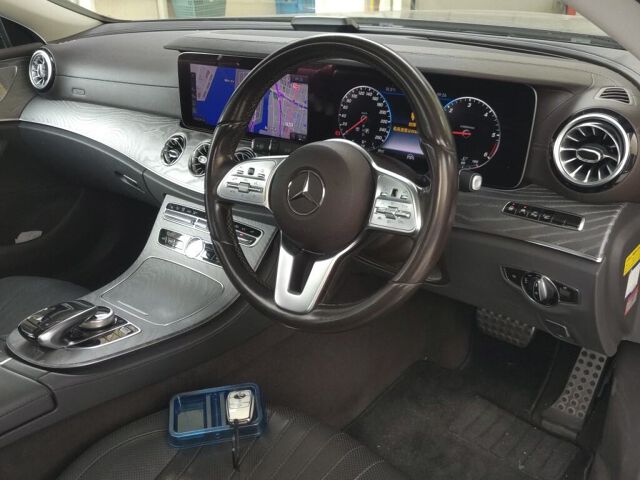 2018 Mercedes-Benz CLS-Class CLS220DスポエクP auction photo 3