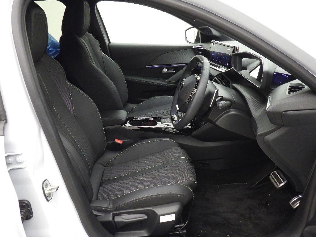 2026 プジョー 208 5HB GTハイブリッド auction photo 6