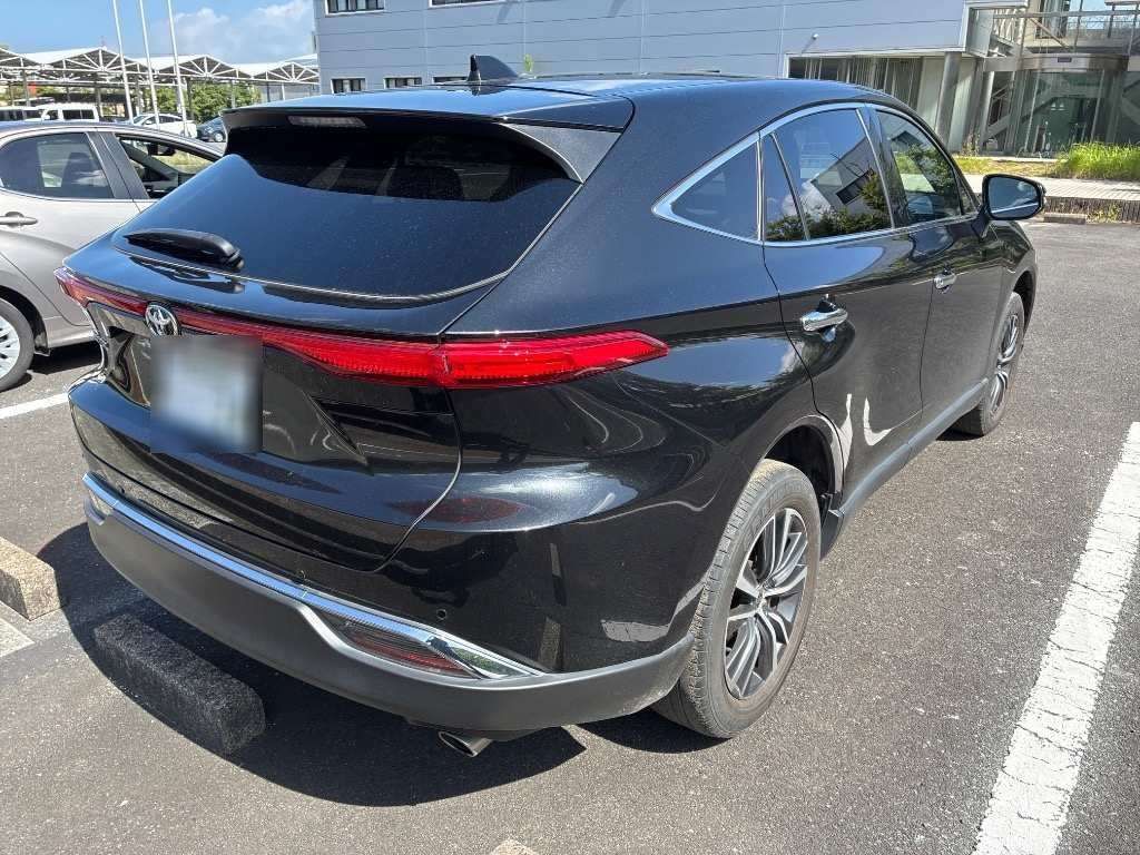 2023 Toyota Harrier G auction photo 2