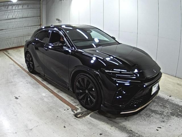 2025 Toyota Crown Sport Z 4WD Japan auction vehicle
