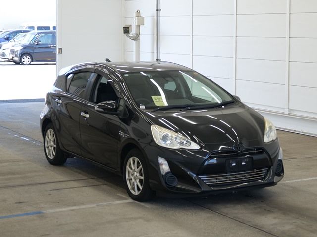2016 Toyota Aqua S Japan auction vehicle