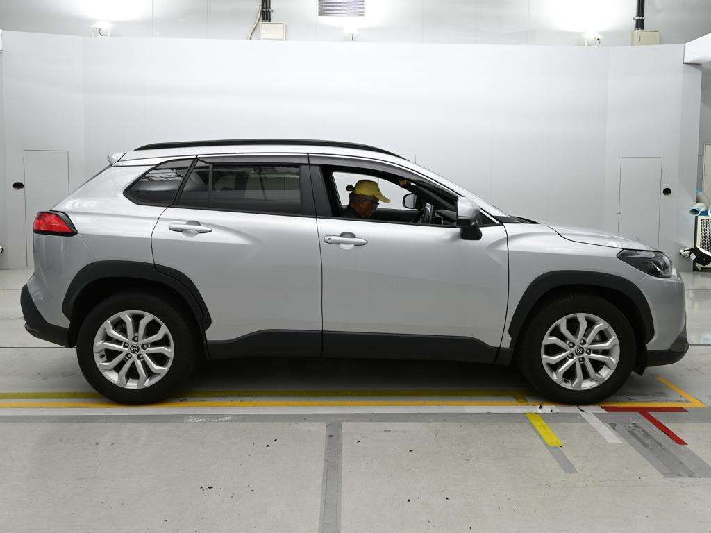 2022 Toyota Corolla Cross ハイブリッド S auction photo 3