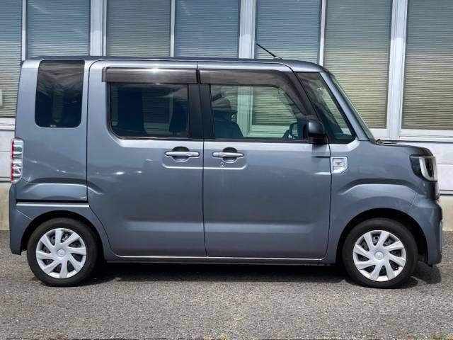 2016 Toyota ピクシスメガ D auction photo 2