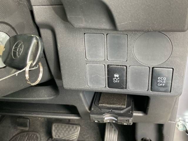 2016 Toyota ピクシスメガ D auction photo 5