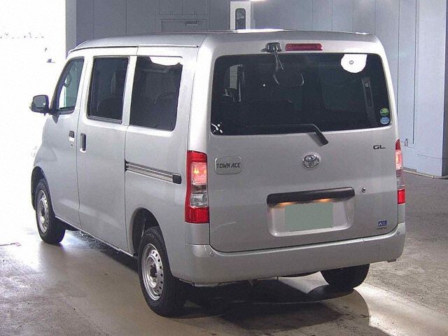 2021 Toyota TownAce Van GL auction photo 2