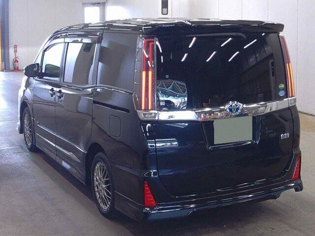 2017 Toyota Noah HV SI auction photo 2
