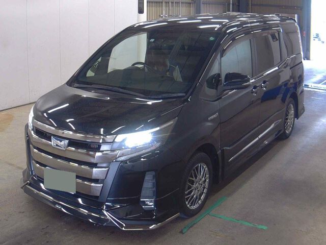 2017 Toyota Noah HV SI auction photo 4