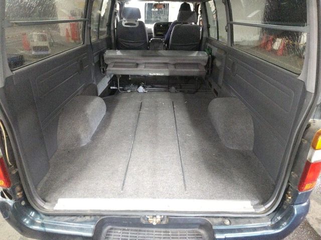 2003 Toyota Hiace Long Super GL auction photo 3