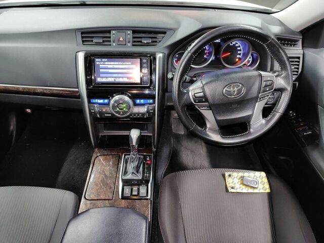 2017 Toyota Mark X 250G auction photo 3