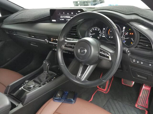 2019 Mazda 3ファストバック 15S Touring auction photo 3