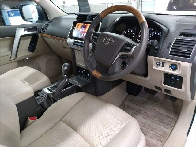 2023 Toyota Land Cruiser Prado TX Lパッケージ 4WD auction photo 3