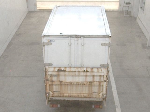 2021 Isuzu Elf Refrigerated and frozen trucks auction photo 3