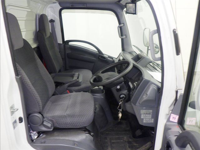 2021 Isuzu Elf Refrigerated and frozen trucks auction photo 6