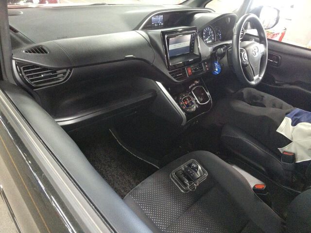 2021 Toyota Voxy HV ZSキラメキ3 auction photo 3