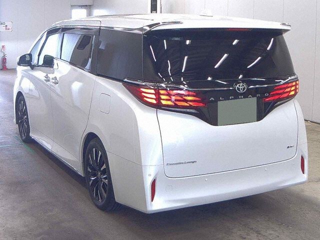 2025 Toyota Alphard Executive Lounge auction photo 2